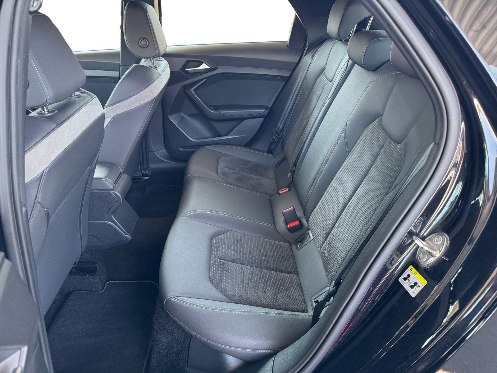 Audi A1 Sportback 25TFSI S-Line - Samsaru's Car Outlet
