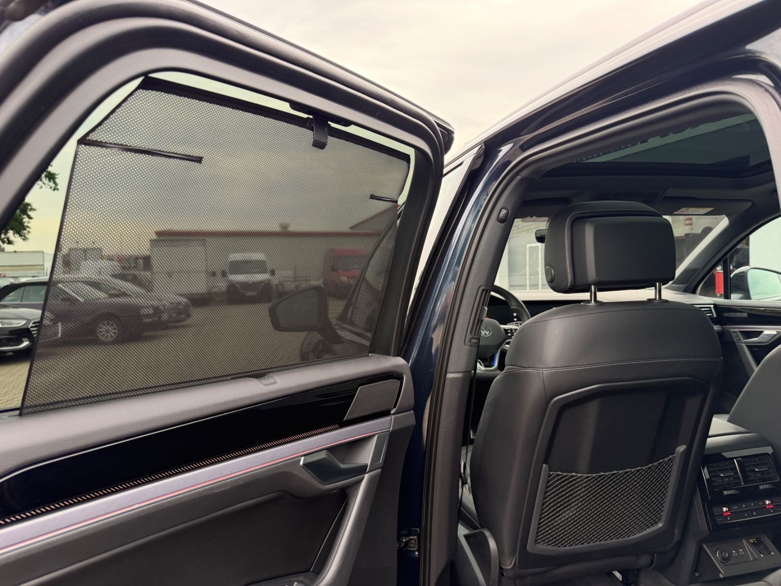 Volkswagen Touareg 3.0 TSI 4Motion R °NACHT°360°AHK°PANO°