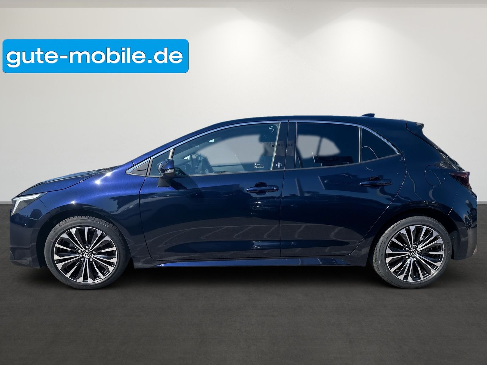 Toyota Corolla 1.8 l-5-Türer Hybrid Team - Samsaru's Car Outlet