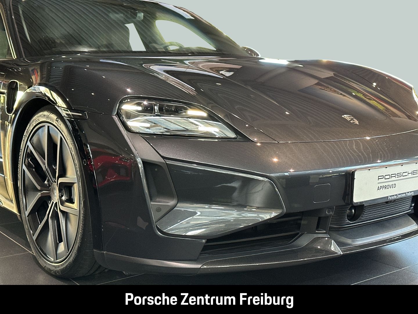 Porsche Taycan Turbo S Cross Turismo Burmester InnoDrive