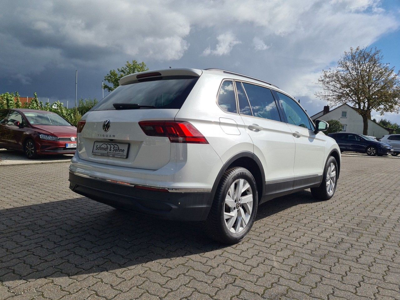 Volkswagen Tiguan 1.5 TSI Life - Samsaru's Car Outlet