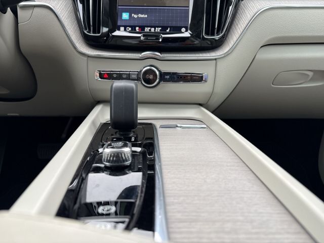 Volvo XC60 Inscription T6 AWD 19''LM Pano eStandhz AHK