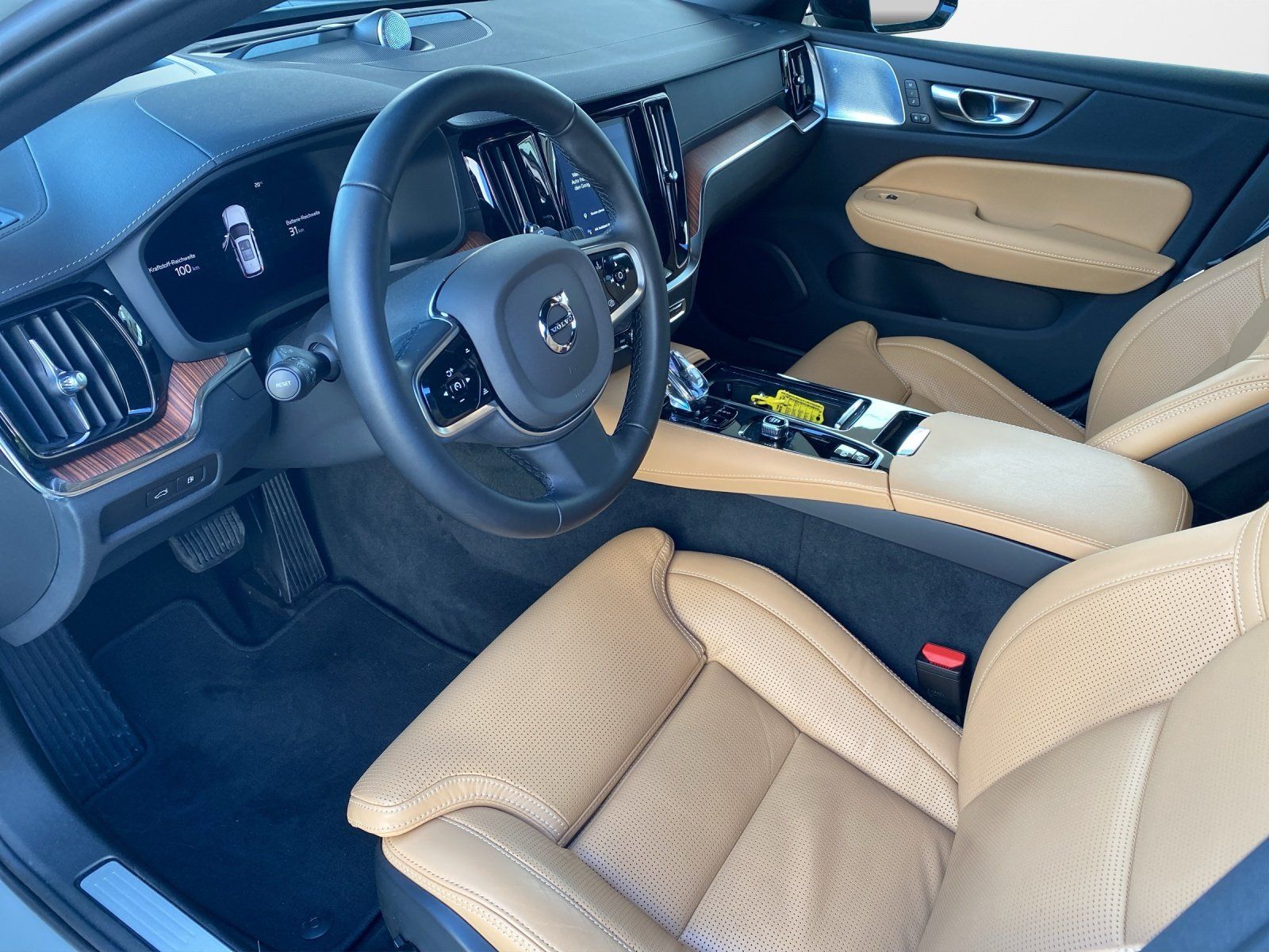 Volvo V60 T8 Ultra Dark AHK*360*HEADUP*