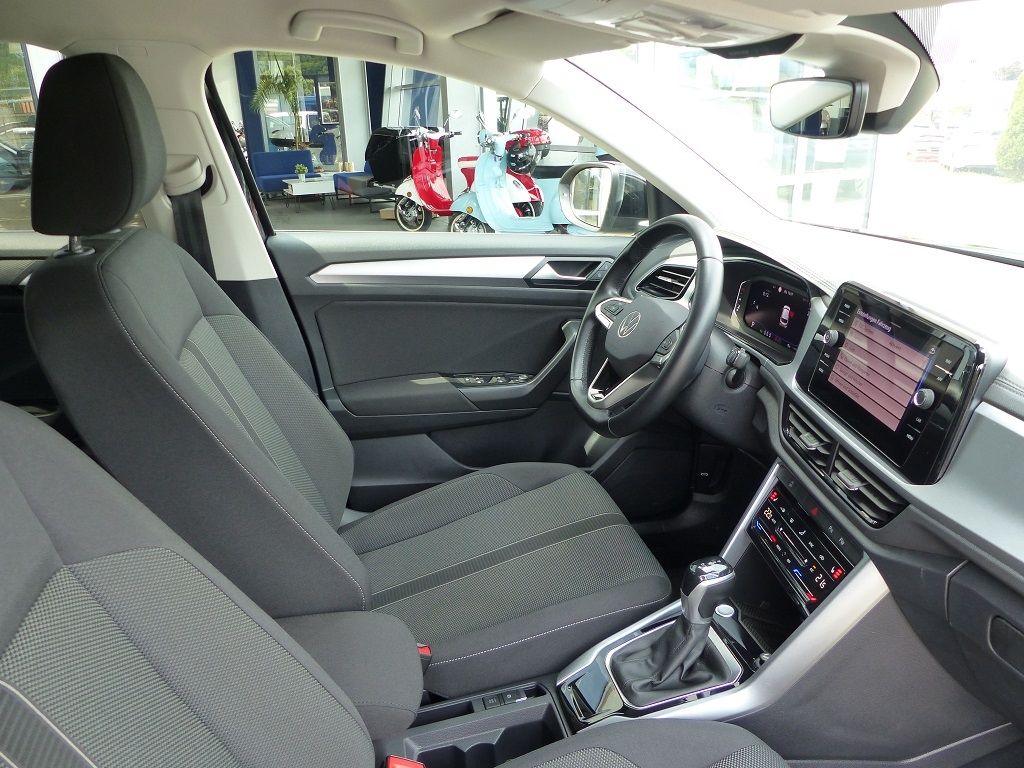 Volkswagen T-Roc 1.5 TSI DSG Life - Samsaru's Car Outlet