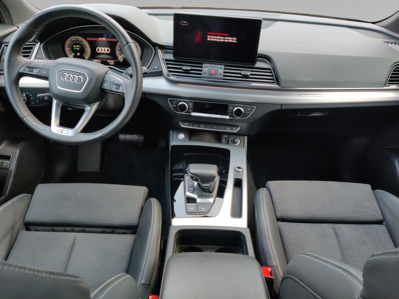 Audi Q5 55 TFSIe S line quattro S tronic Matrix AHK