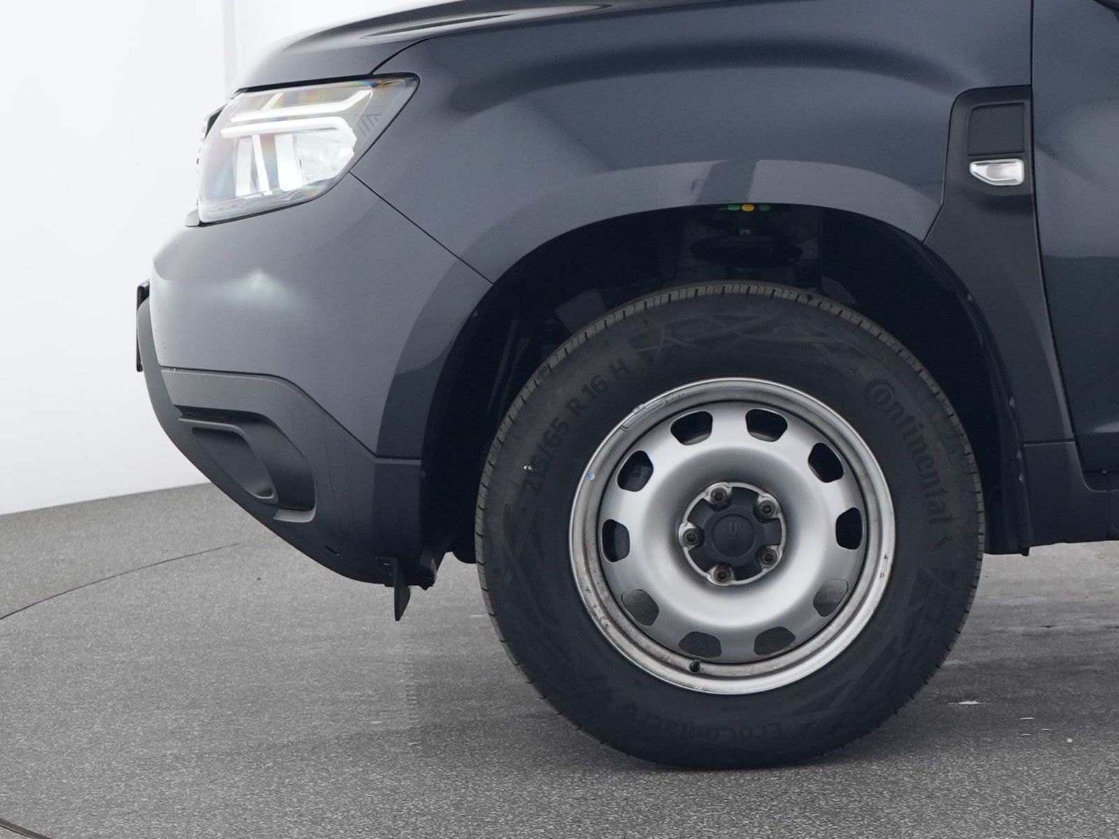 Dacia Duster Essential Dacia Plug - Samsaru's Car Outlet