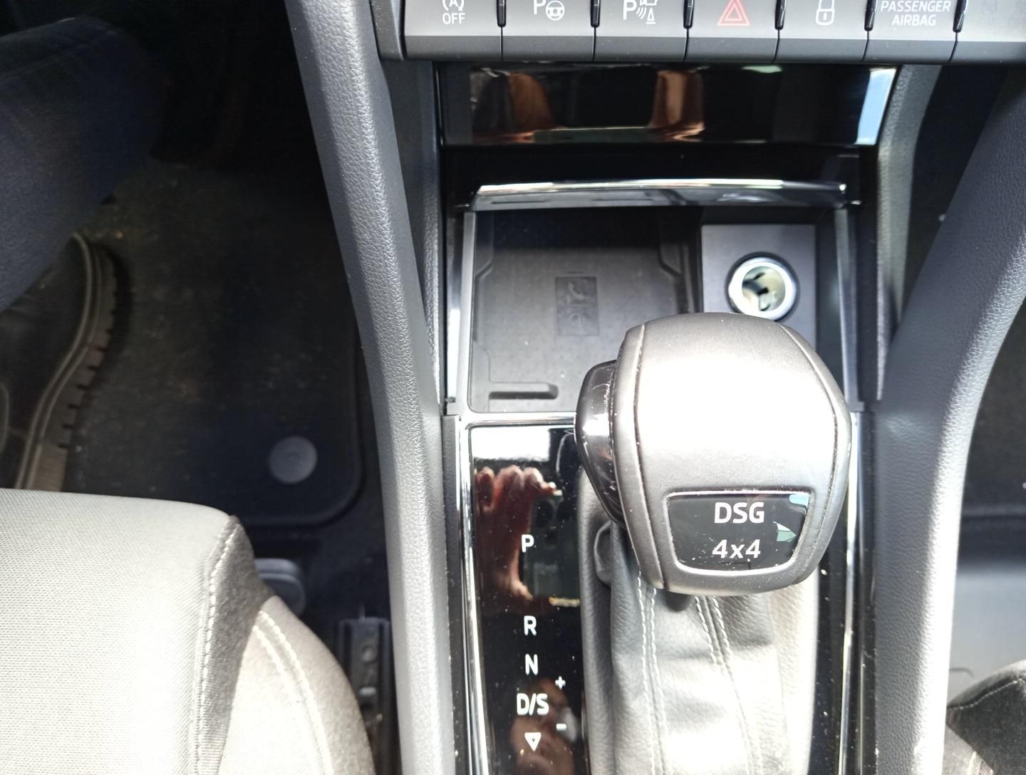 Skoda Karoq Sportline 4x4 2.0 TSI AHK*CANTON-SOUND*360