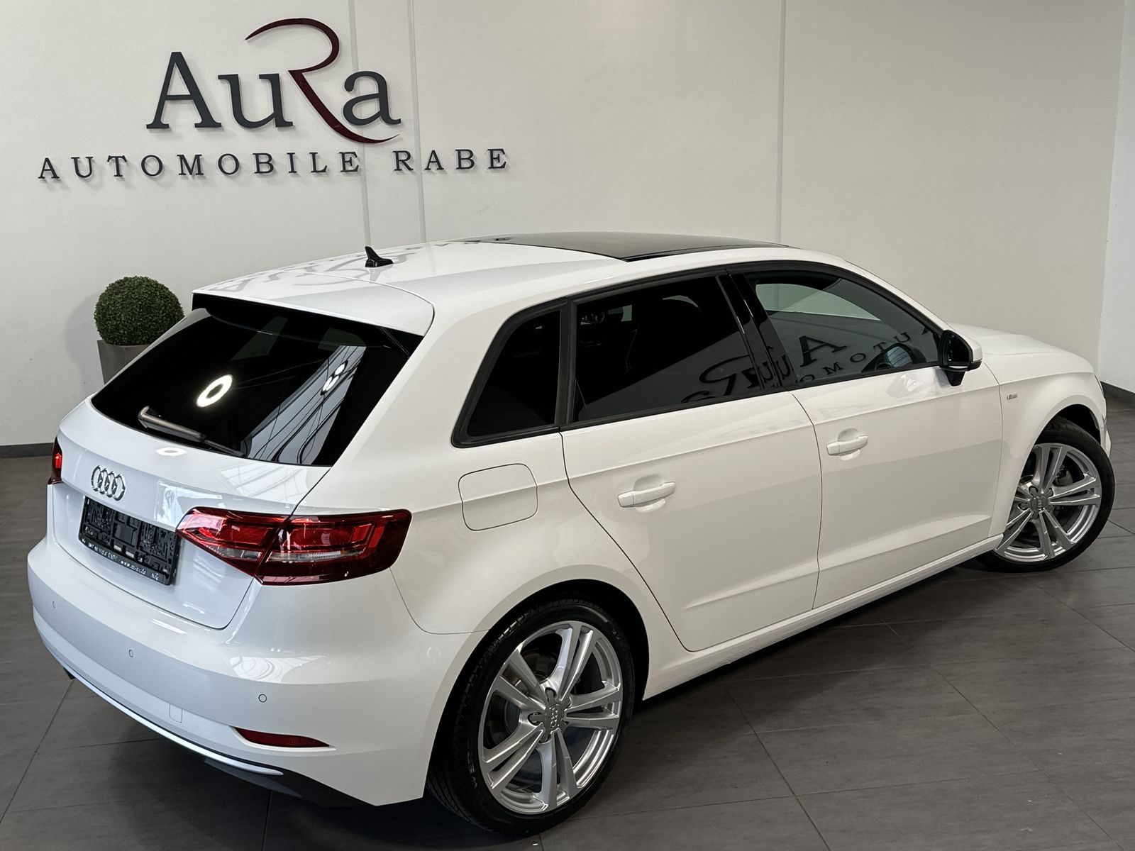 Audi A3 SpB 35 TDI S-Line - Samsaru's Car Outlet