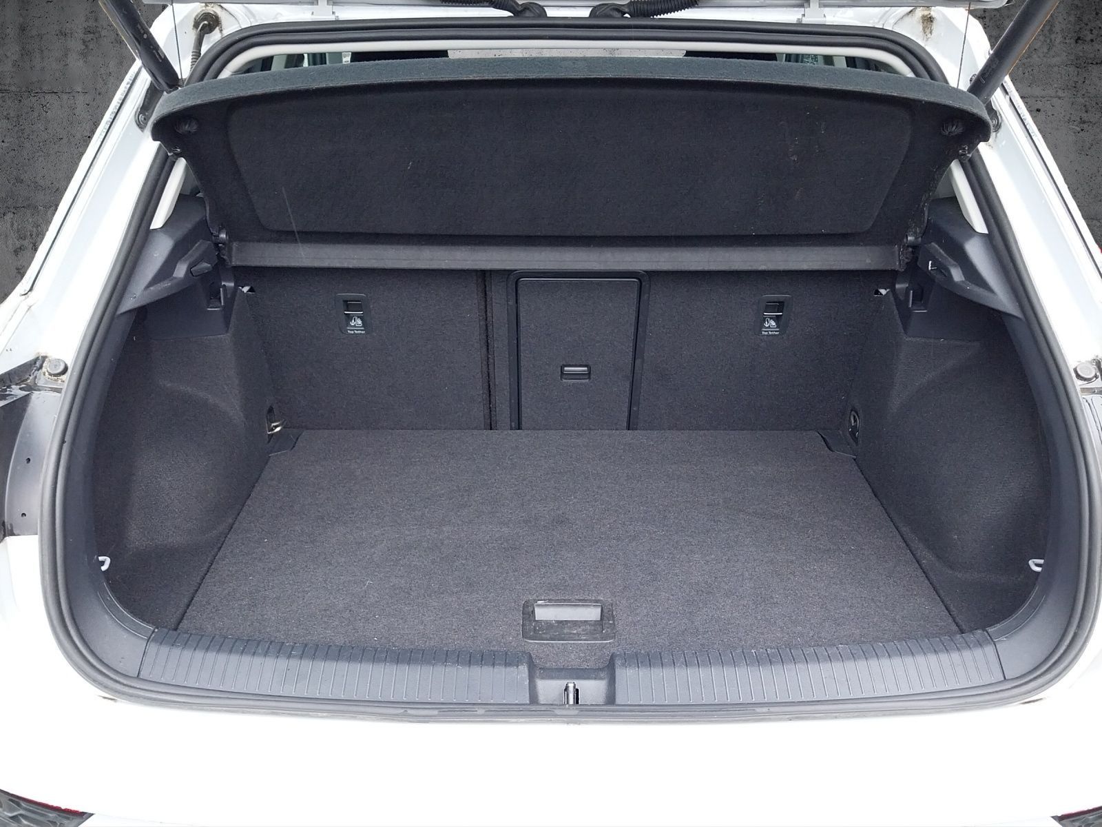 Volkswagen T-Roc 1.5 TSI - Samsaru's Car Outlet