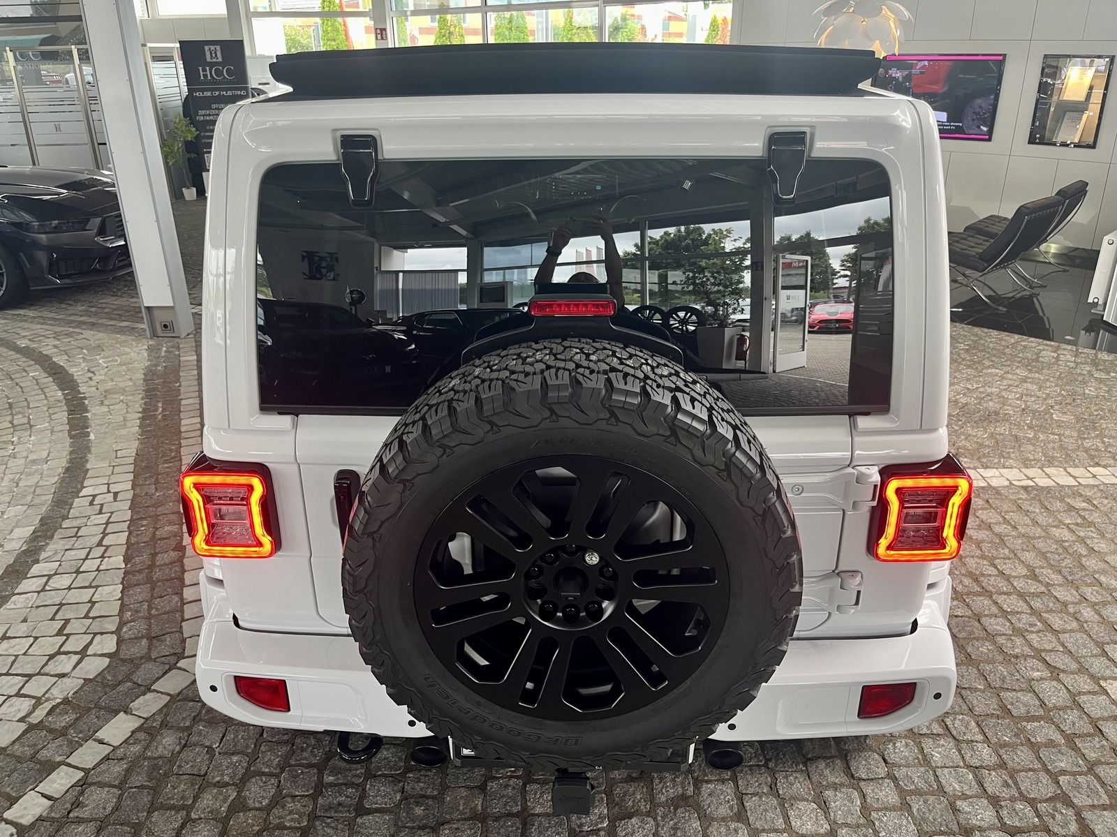 Jeep Wrangler 2.0 Sky One Rubicon Brute Look + Carbon