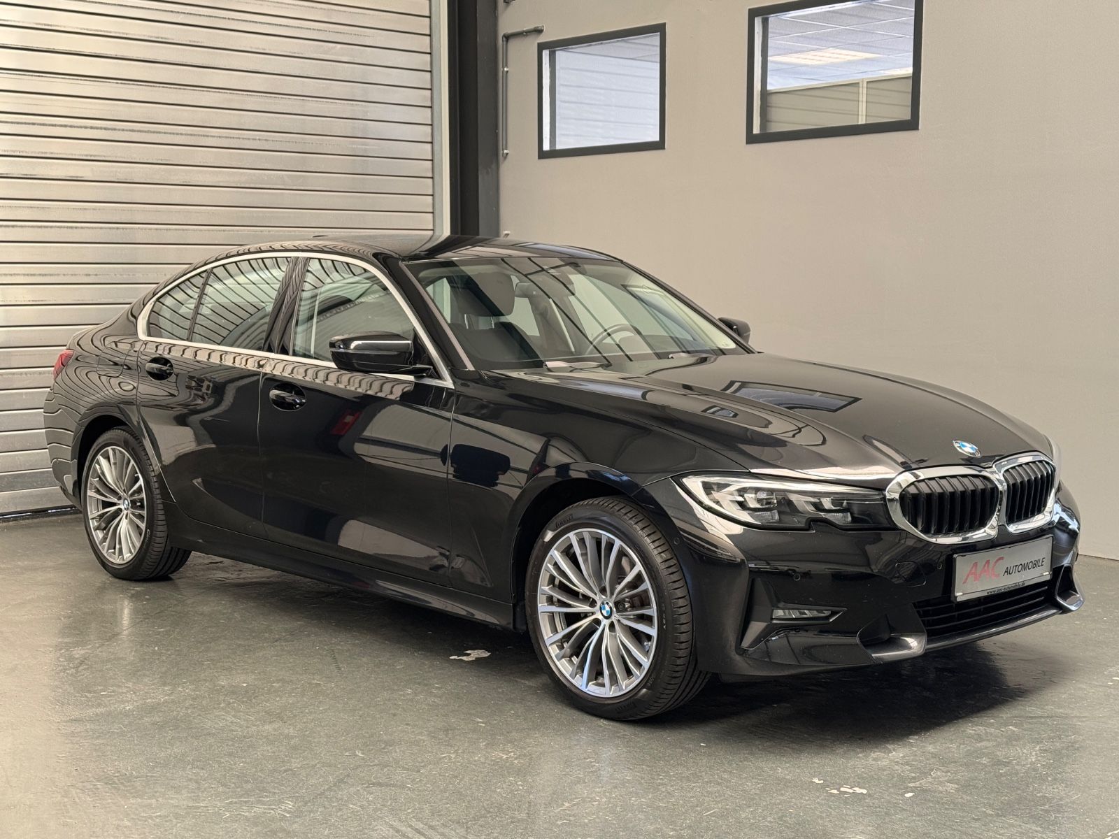 BMW 320 xDrive Sport Line - Samsaru's Car Outlet