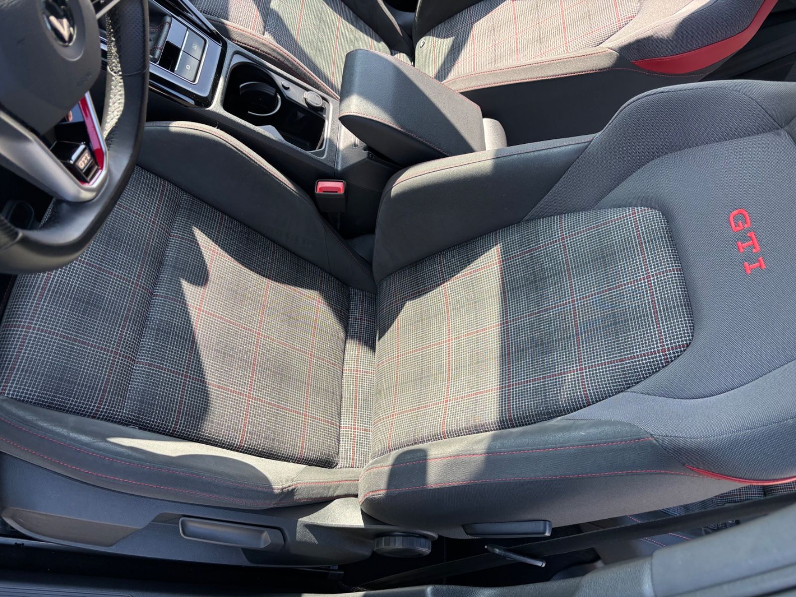 Volkswagen Golf 8 2.0 GTI - Samsaru's Car Outlet
