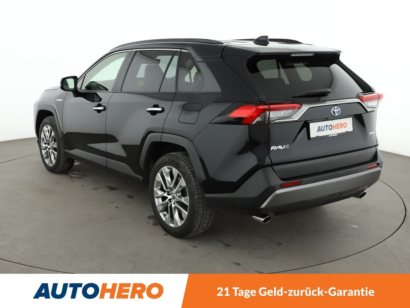 Toyota RAV 4 2.5 Hybrid 4x4 Lounge - Samsaru's Car Outlet