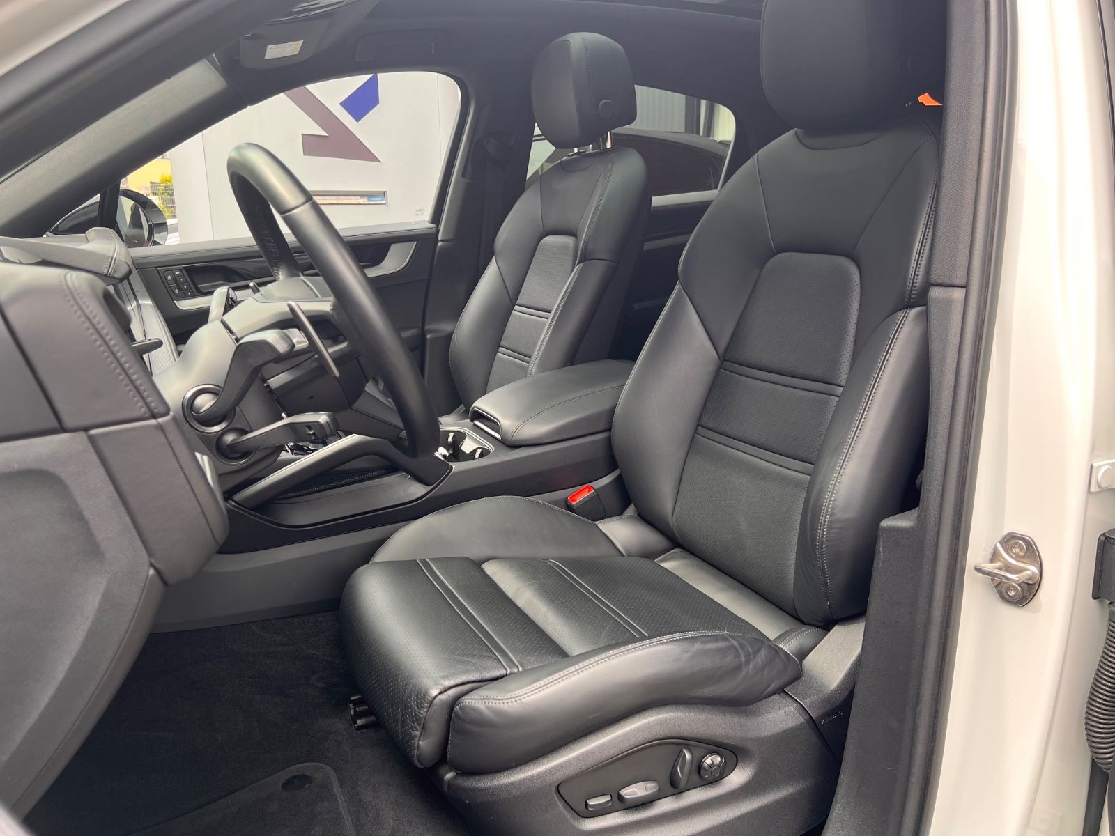 Porsche Cayenne Coupe E-Hyb. #HINTERACHS! PDCC! ACC! 360
