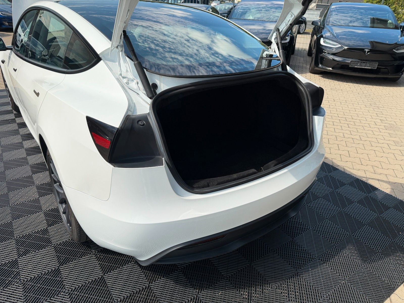 Tesla MODEL 3 HIGHLAND LR AWD | ENHANCED AP 4 KI |
