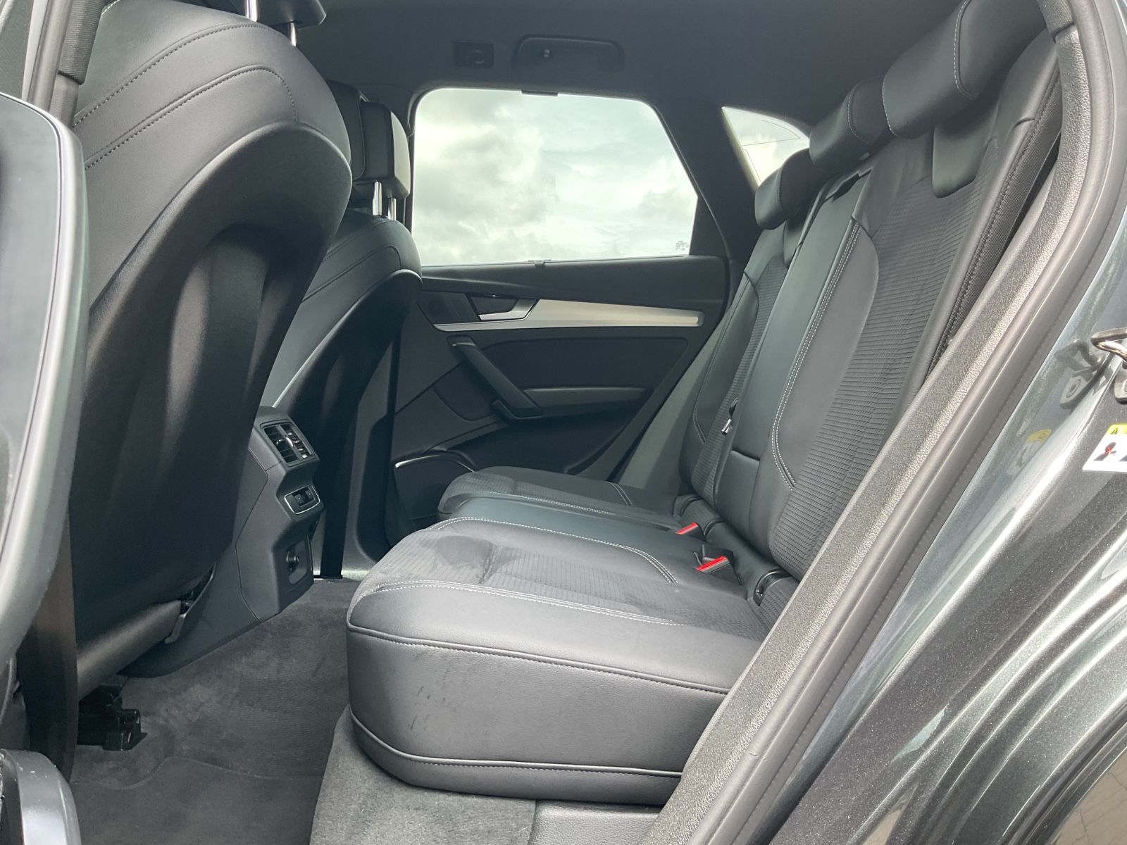 Audi Q5 40 TDI quattro S line - Samsaru's Car Outlet