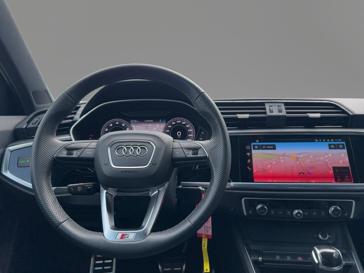 Audi Q3 45 TFSI S line quattro - Samsaru's Car Outlet