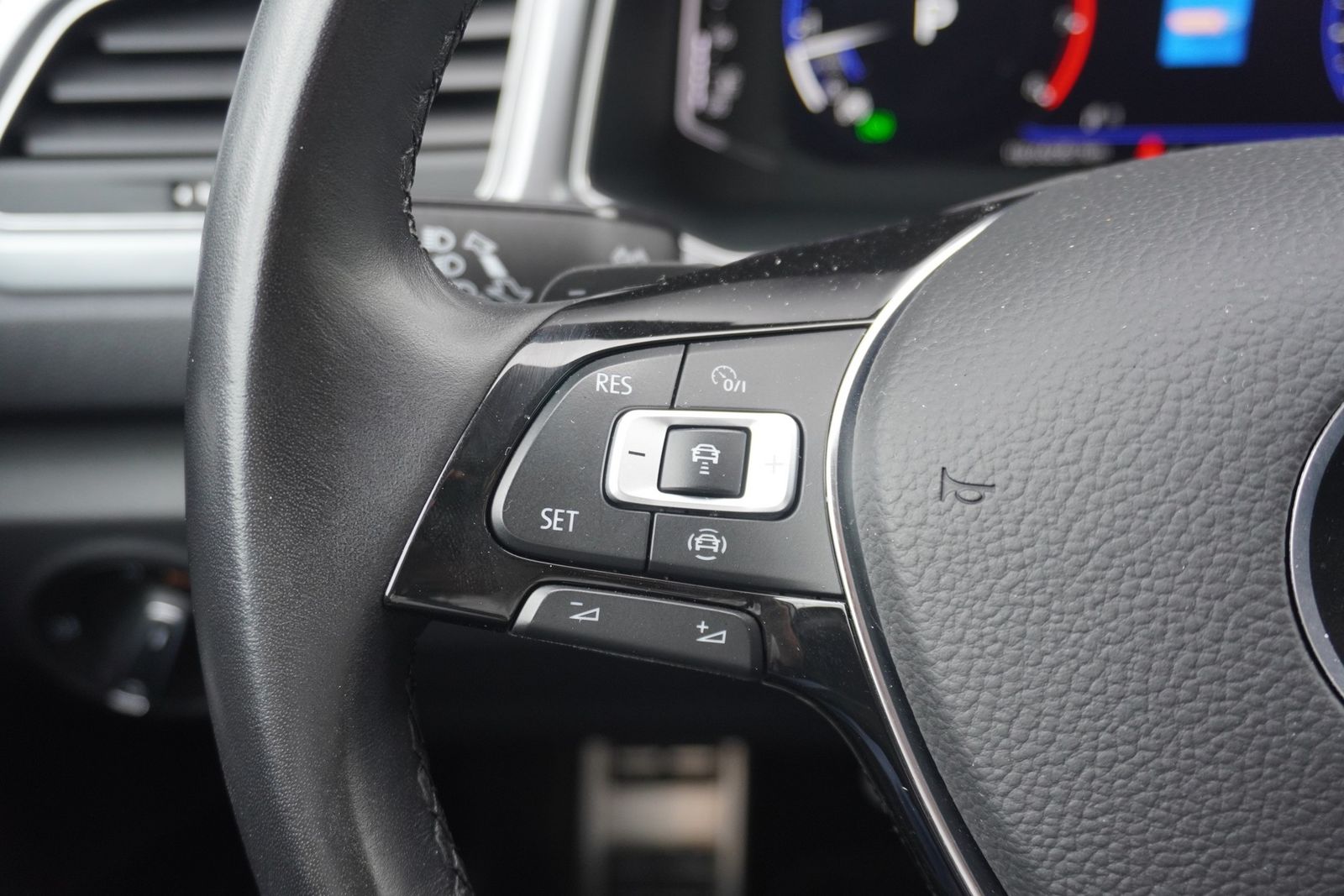 Volkswagen T-Roc 1.5 TSI Active - Samsaru's Car Outlet