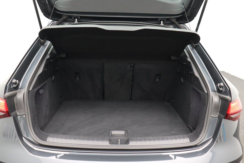 Audi A3 Sportback 35 TDI . Virt.Cockpit Navi ACC AHK