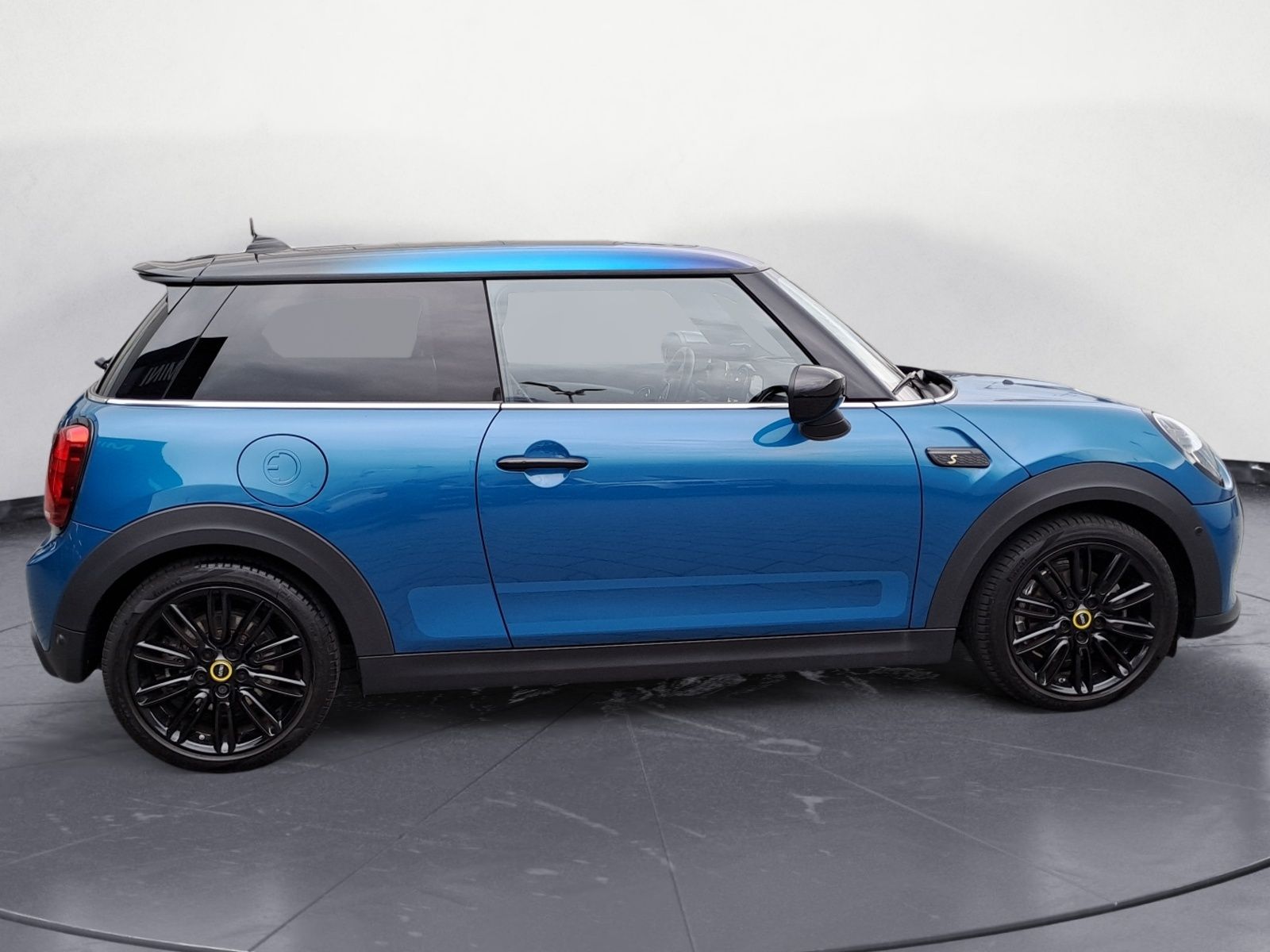 MINI Cooper SE MINI Electric Collection - Samsaru's Car Outlet