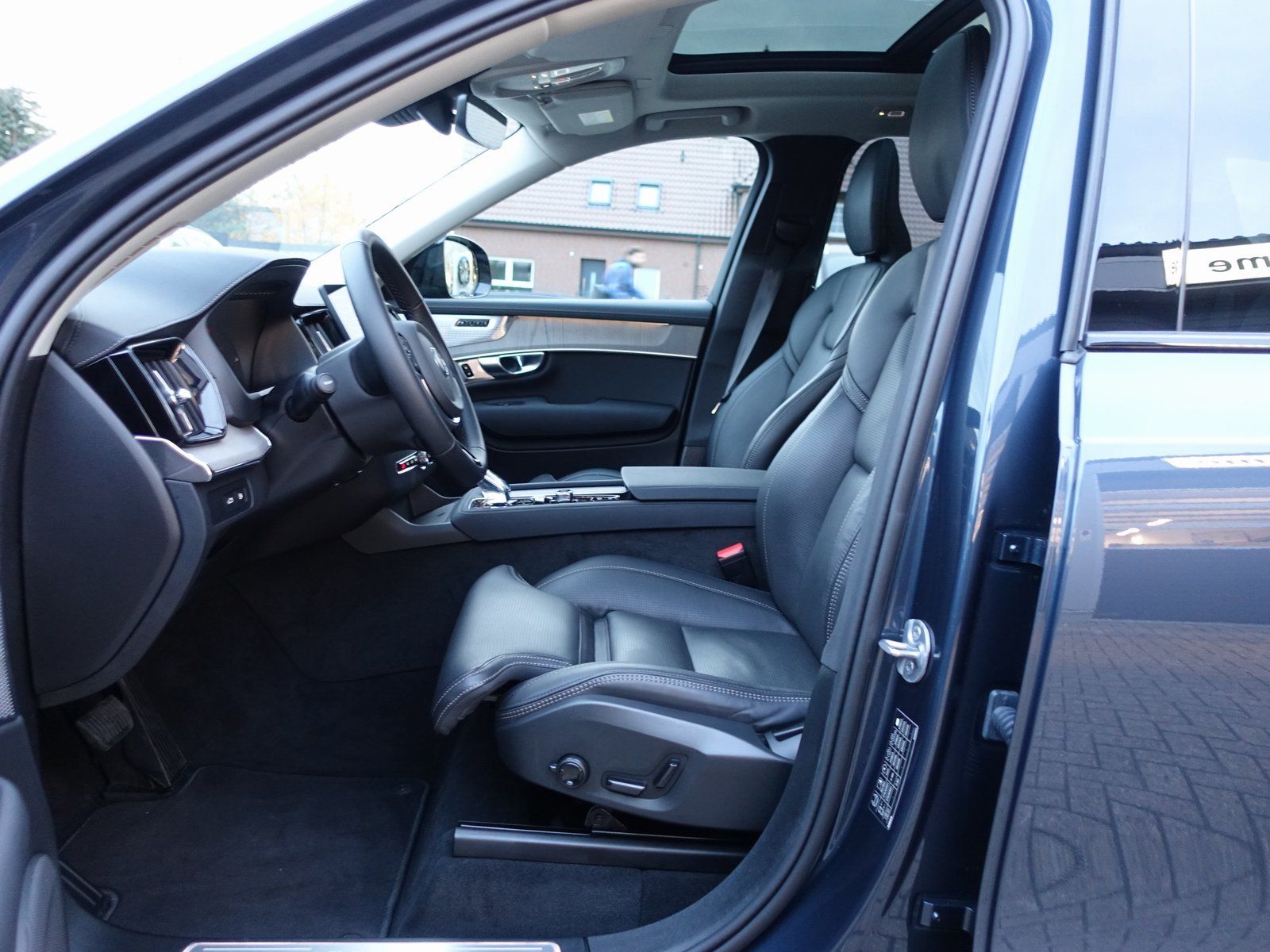 Volvo XC90 Plus, T8 AWD Plug-in Hybrid/AHK/FourC/Pano