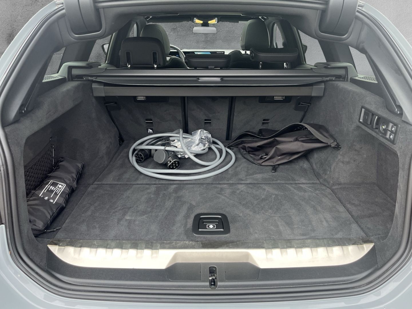 BMW 330 e xDRIVE TOURING M SPORT 18''LC PROF PANO AH