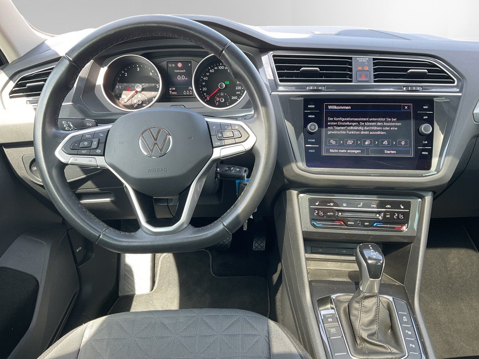 Volkswagen Tiguan 2.0 TDI DSG Life - Samsaru's Car Outlet