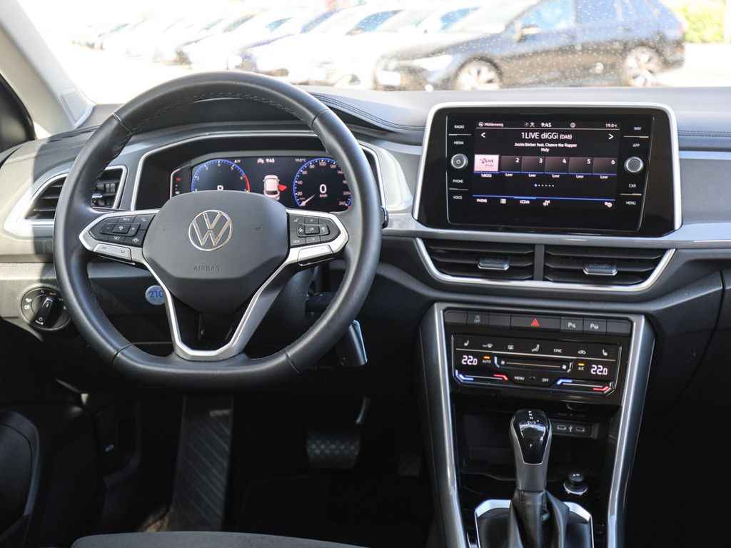 Volkswagen T-Roc Style 1.5 l TSI DSG - Samsaru's Car Outlet