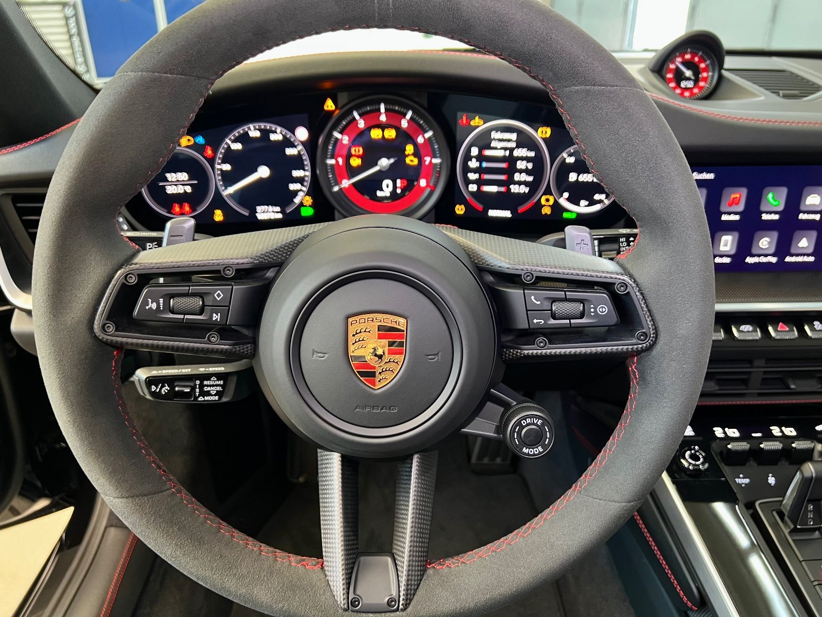 Porsche 992 Carrera S - Samsaru's Car Outlet