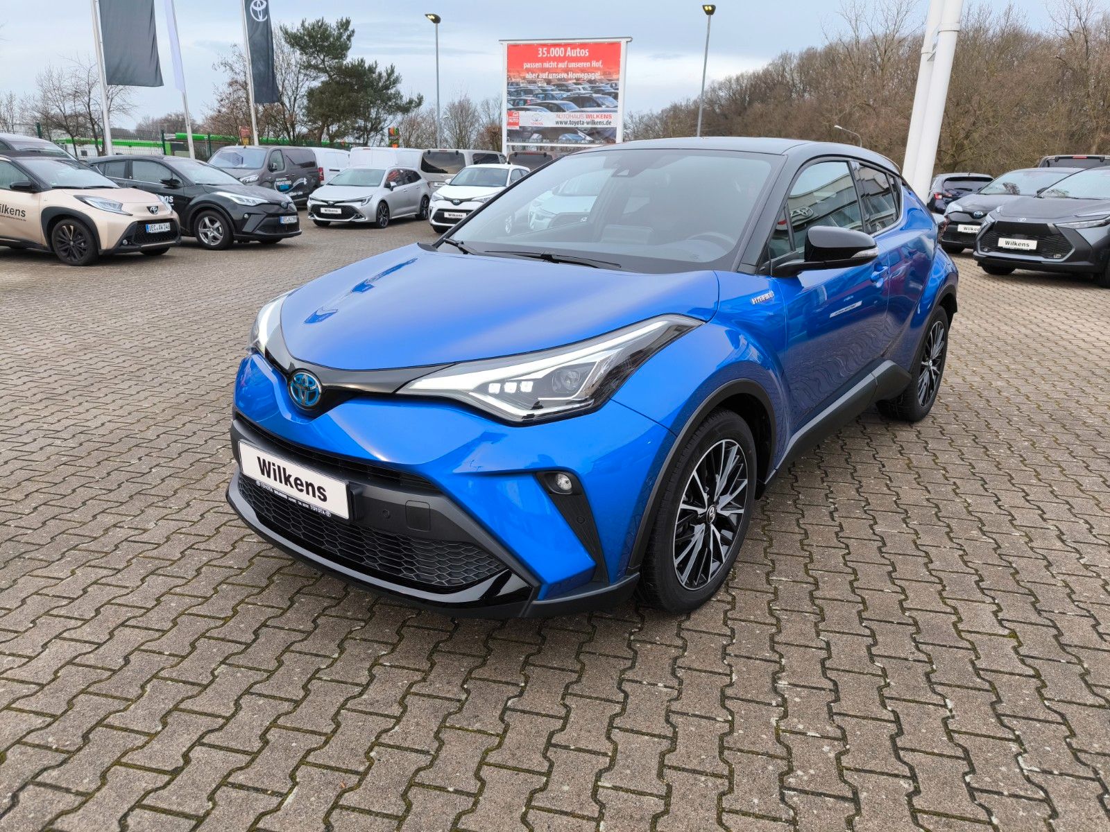 Toyota C-HR Hybrid Style - Samsaru's Car Outlet