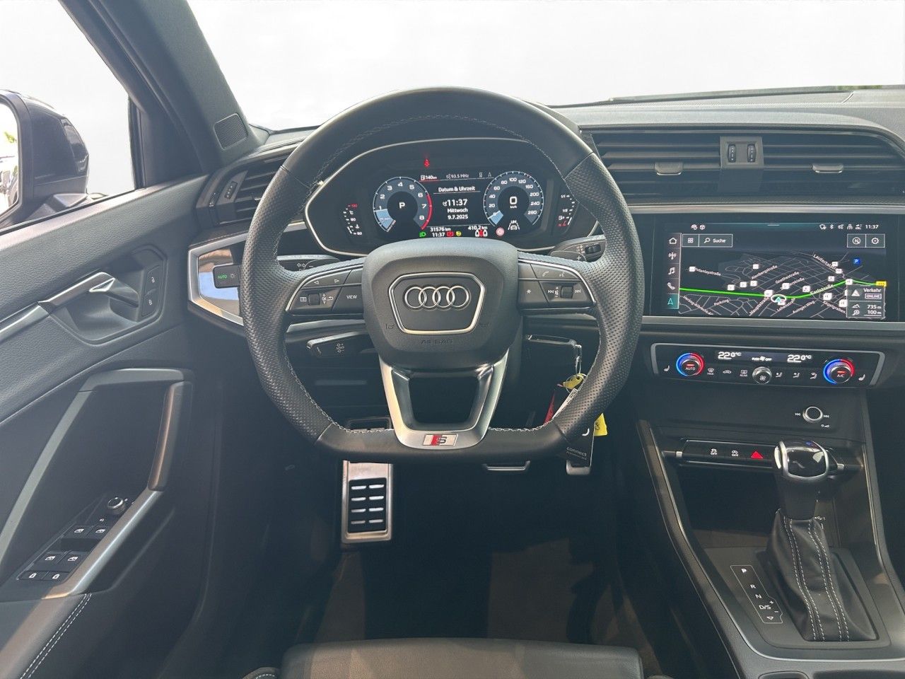 Audi Q3 40 TFSI quattro S-line - Samsaru's Car Outlet