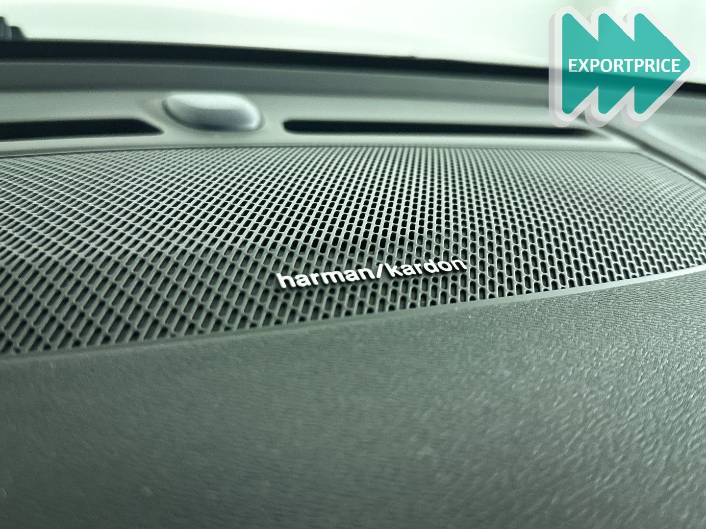 Volvo XC40 B4 Plus Dark | Parkeercamera | Stoel- en St