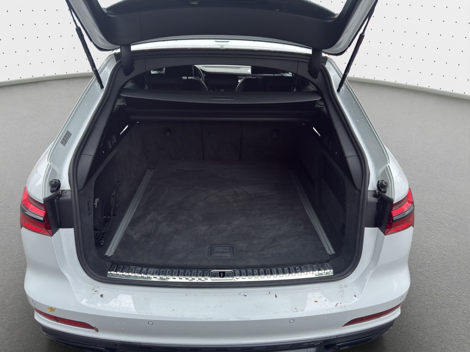 Audi A6 Avant 40 TDI quattro sport - Samsaru's Car Outlet