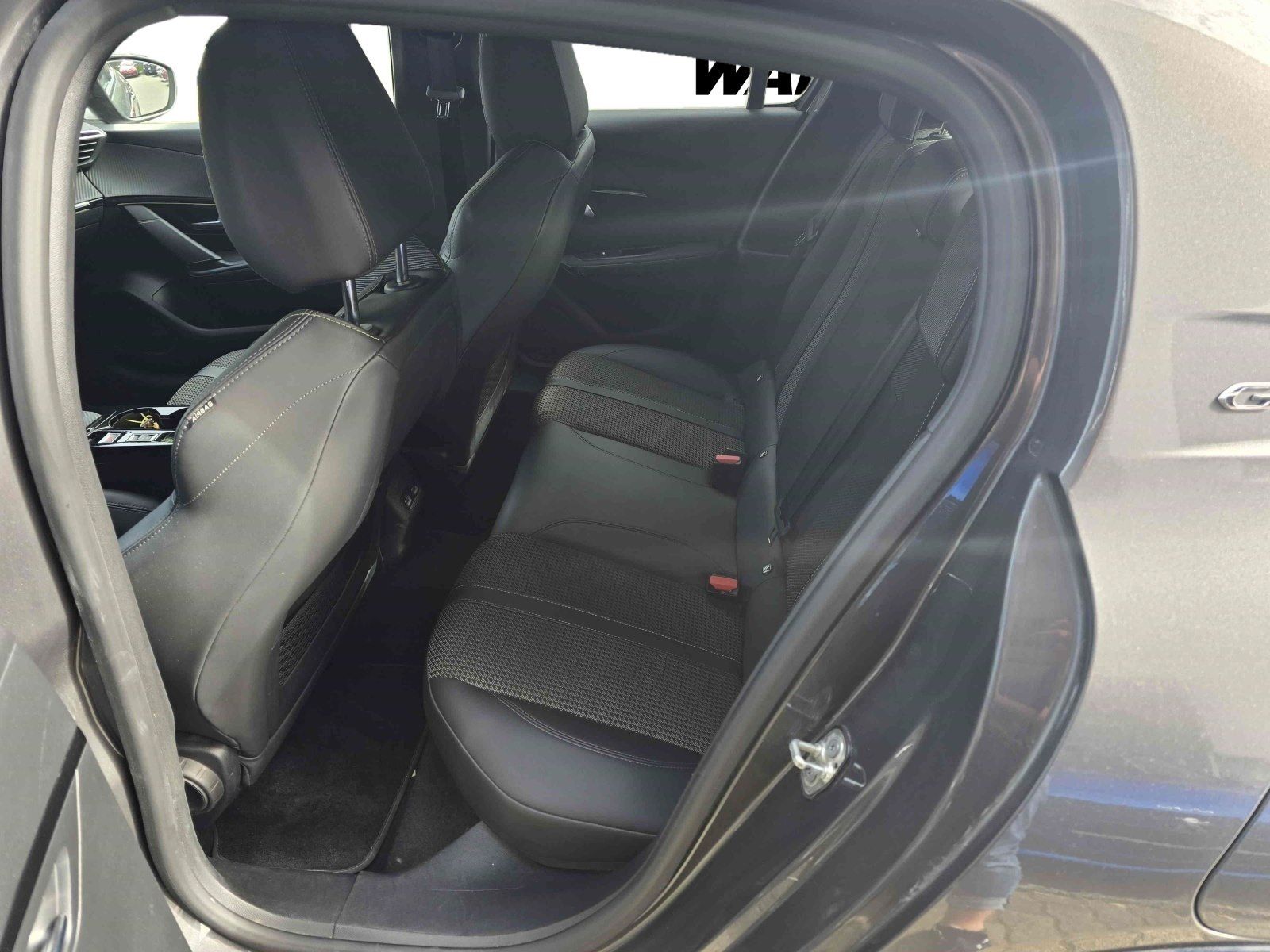Peugeot 208 1.2 Pure Tech 100 GT - Samsaru's Car Outlet
