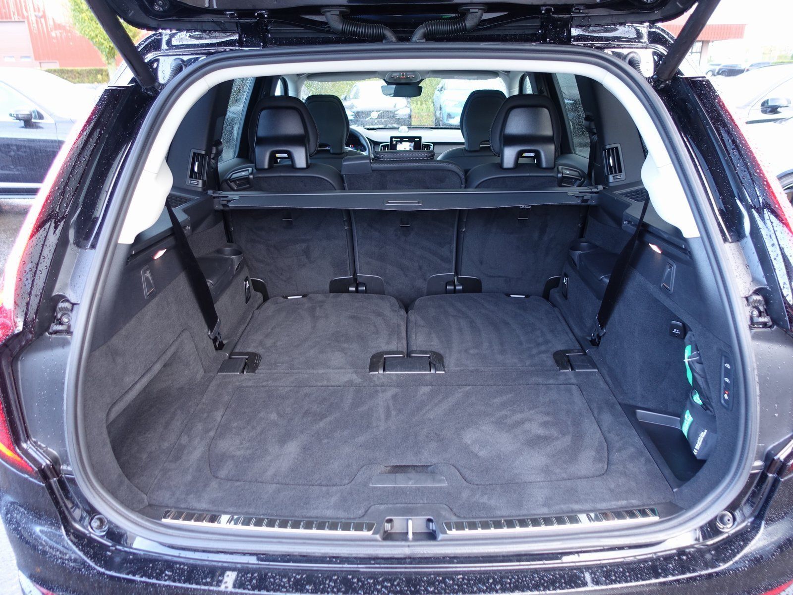 Volvo XC90 Plus Dark T8 AWD Plug-in Hybrid/B&W/Four-C