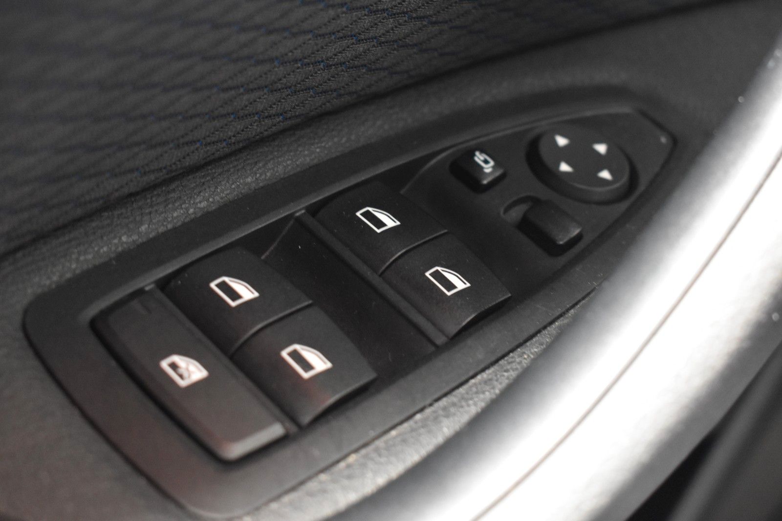 BMW X1 xDrive 18 d M SPORT - Samsaru's Car Outlet