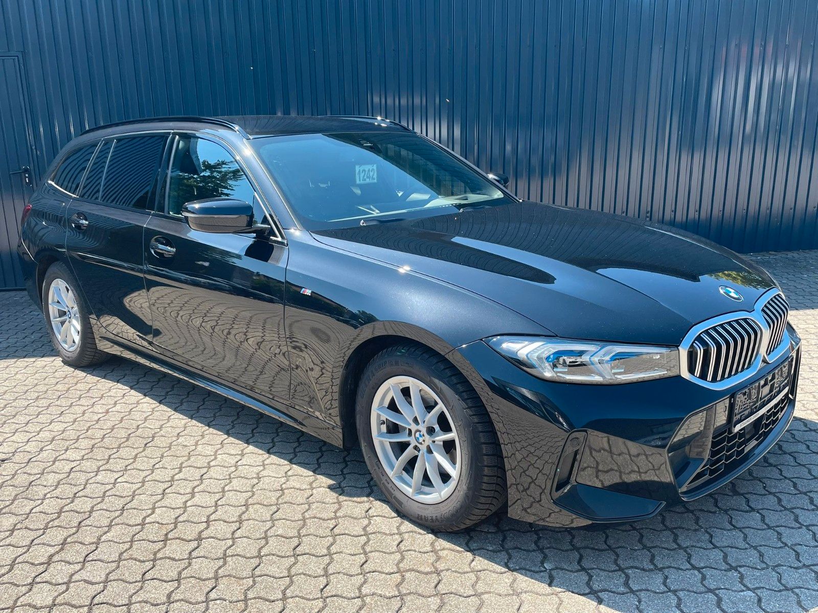 BMW 320D Aut Touring M SPORT - Samsaru's Car Outlet