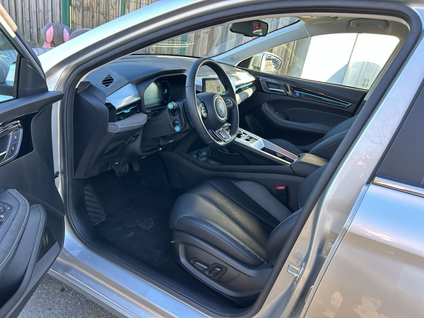 MG5 Luxury Kamera SHZ ACC LED-Scheinwerfer Navi