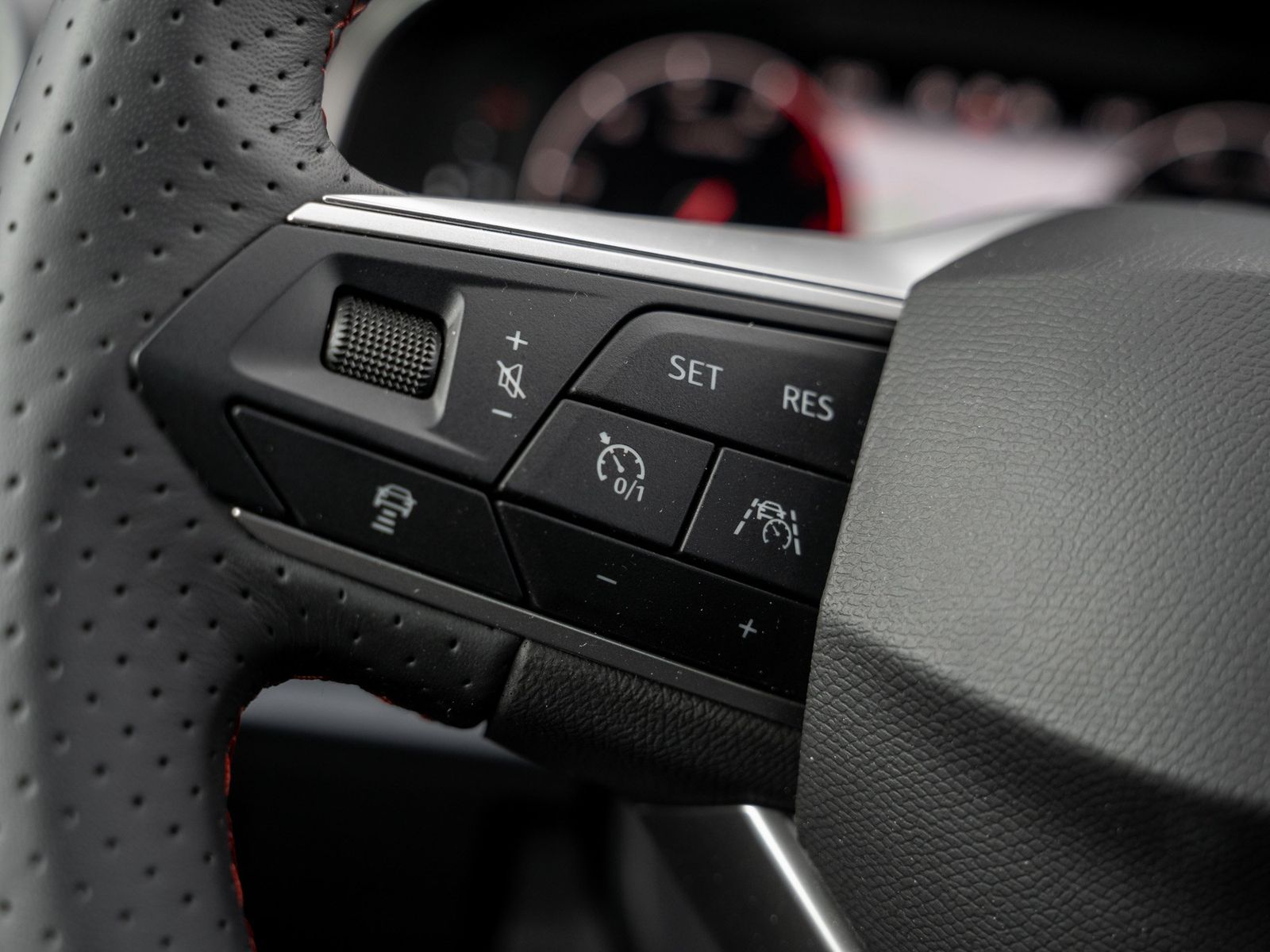Seat ARONA FR 1.0 TSI DSG AHK Kam. Navi Virtual ACC
