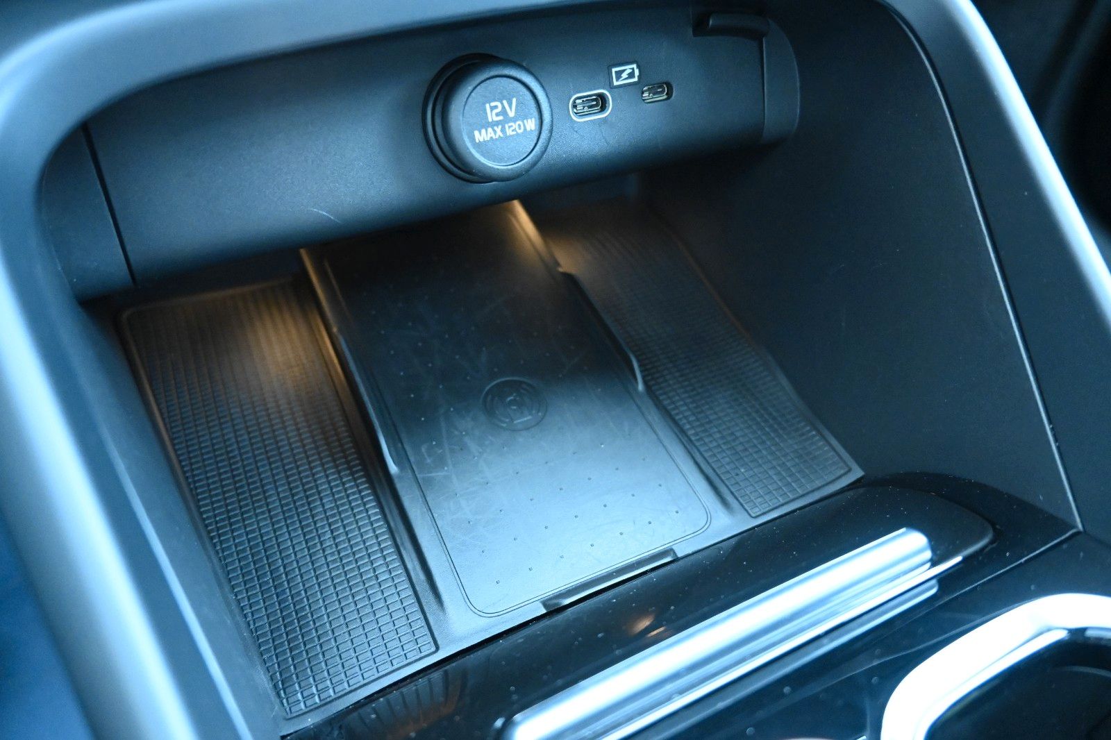 Volvo XC40 B4 Dark*FSHZG*360°*PANO*ACC*AHK*PIXEL