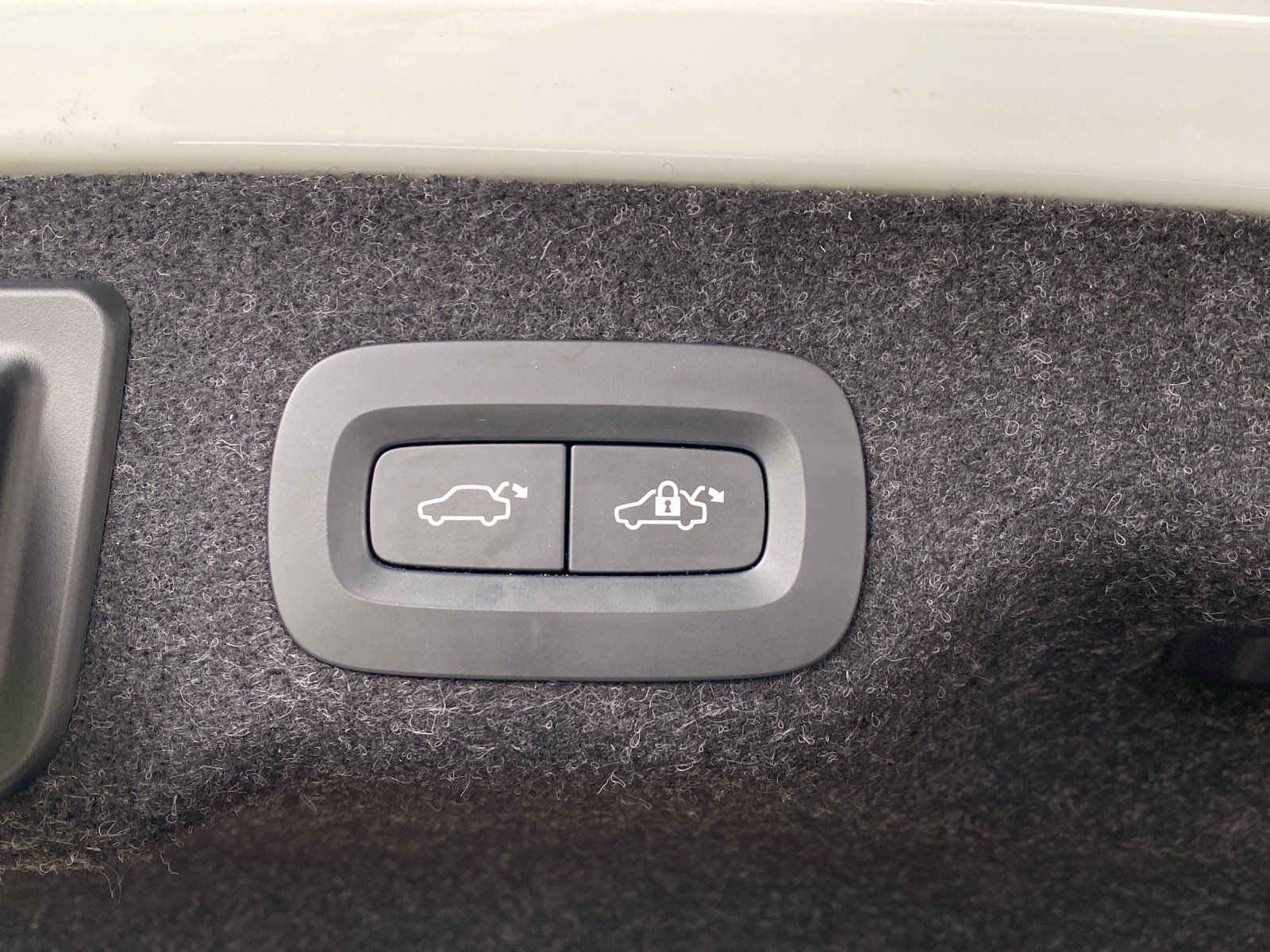 Volvo S90 T8 Twin Engine SHZ*MMY*StHzg*DAB+*RFK