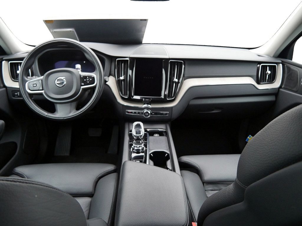 Volvo XC60 B4 Inscription AWD AHK FACEL. STANDHZ LED