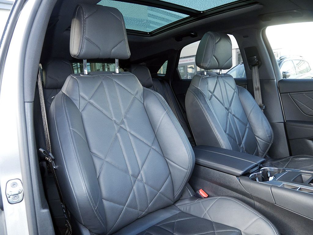 DS Automobiles DS 7 Crossback E-Tense Rivoli 4x4 ACC LED PANO