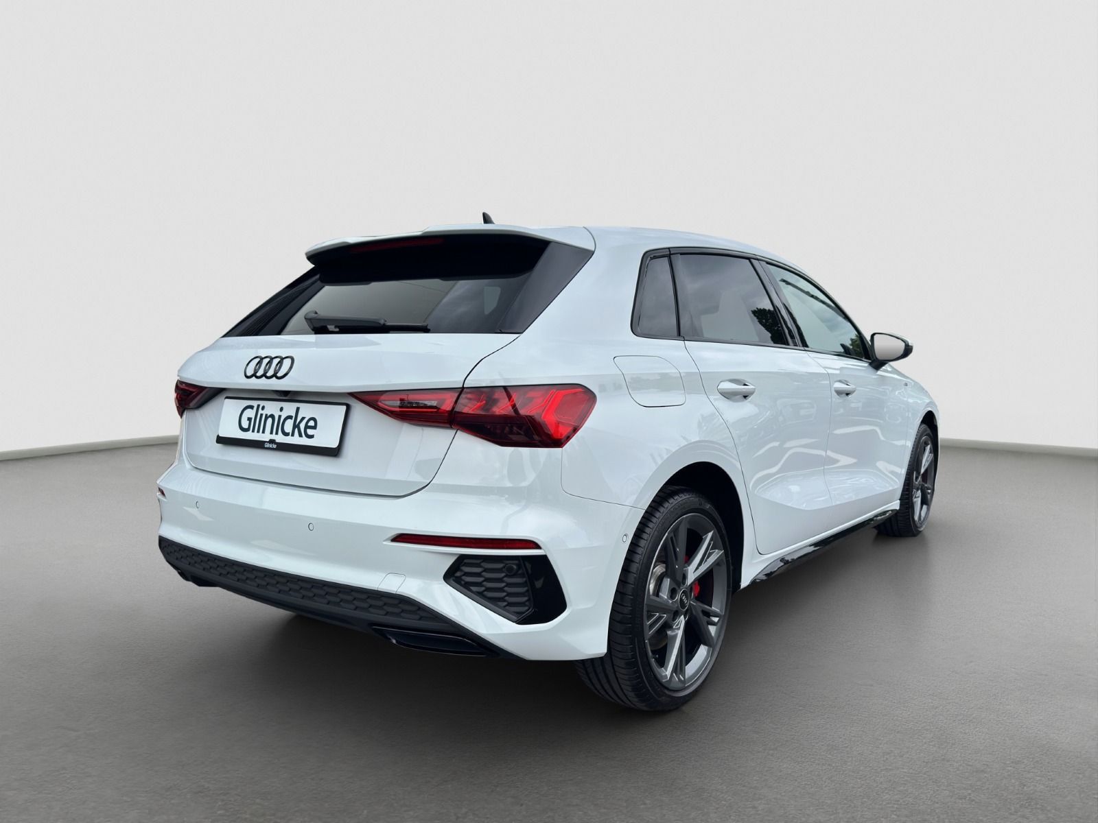 Audi A3 Sportback 45 TFSI e S line - Samsaru's Car Outlet