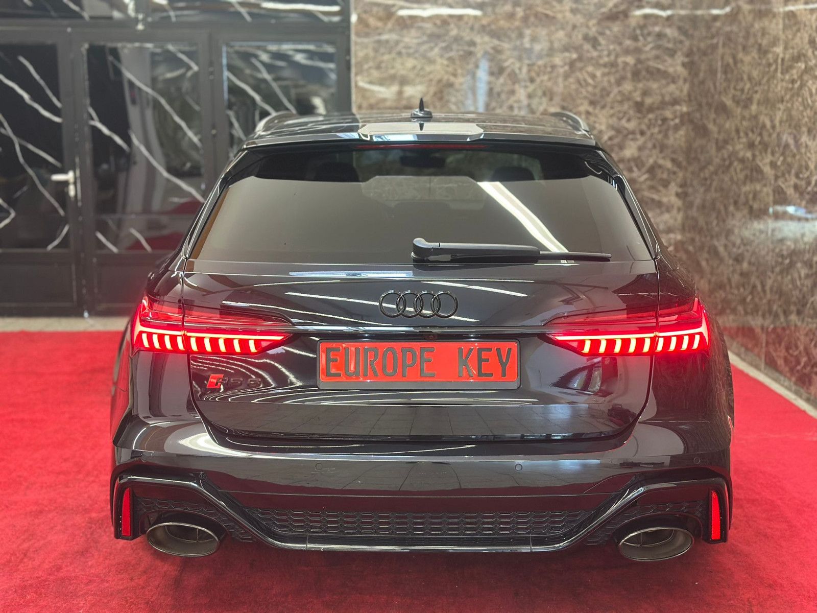 Audi RS6 4.0 TFSI*TIPTRONIQ*QUATTRO*DARK-BLUE*VOLL*