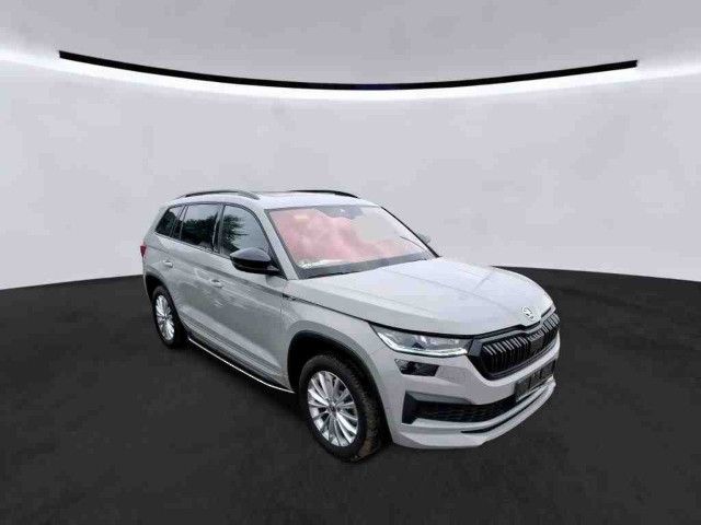 Skoda Kodiaq 2.0 TDI DSG Sportline 4x4 AHK Pano PDC RF