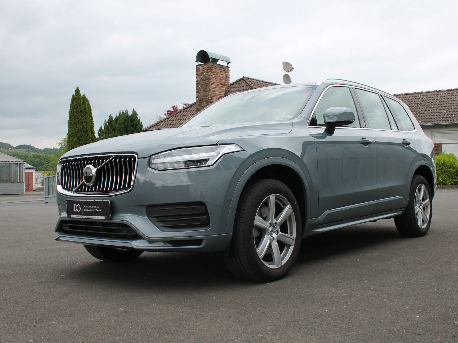 Volvo XC90 Core AWD - Samsaru's Car Outlet