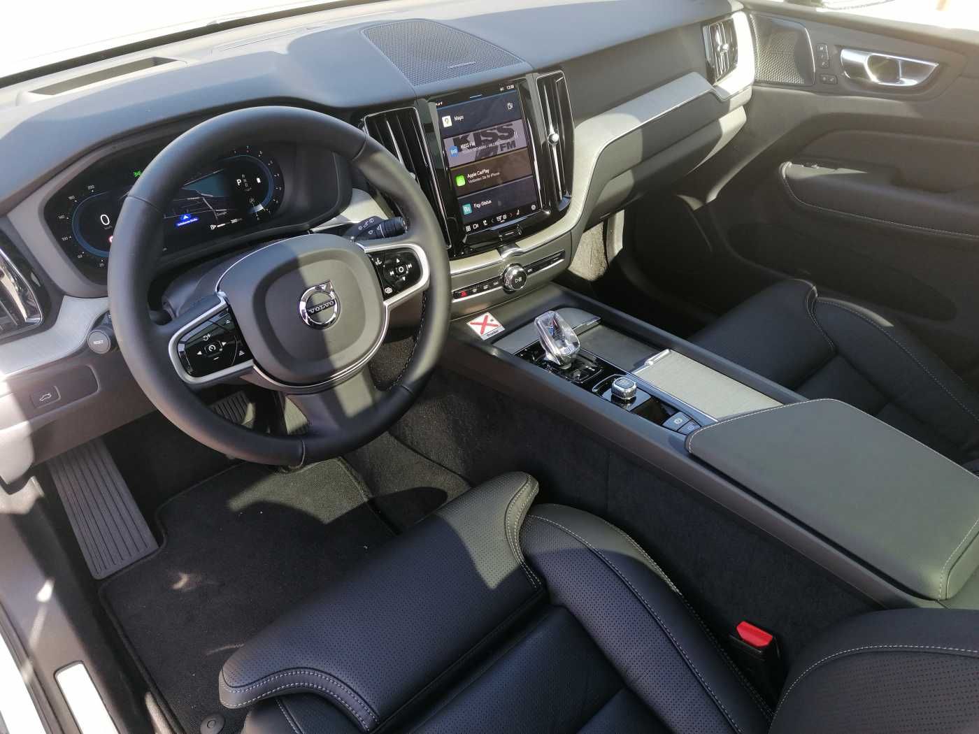 Volvo XC60 B5 B AWD Plus Dark AHK,Pano uvm.