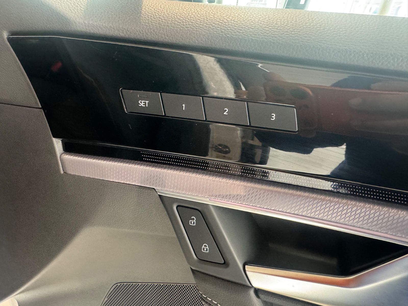 Volkswagen Touareg R-Line Pano IQ LIGHT Exterieur Black Sty