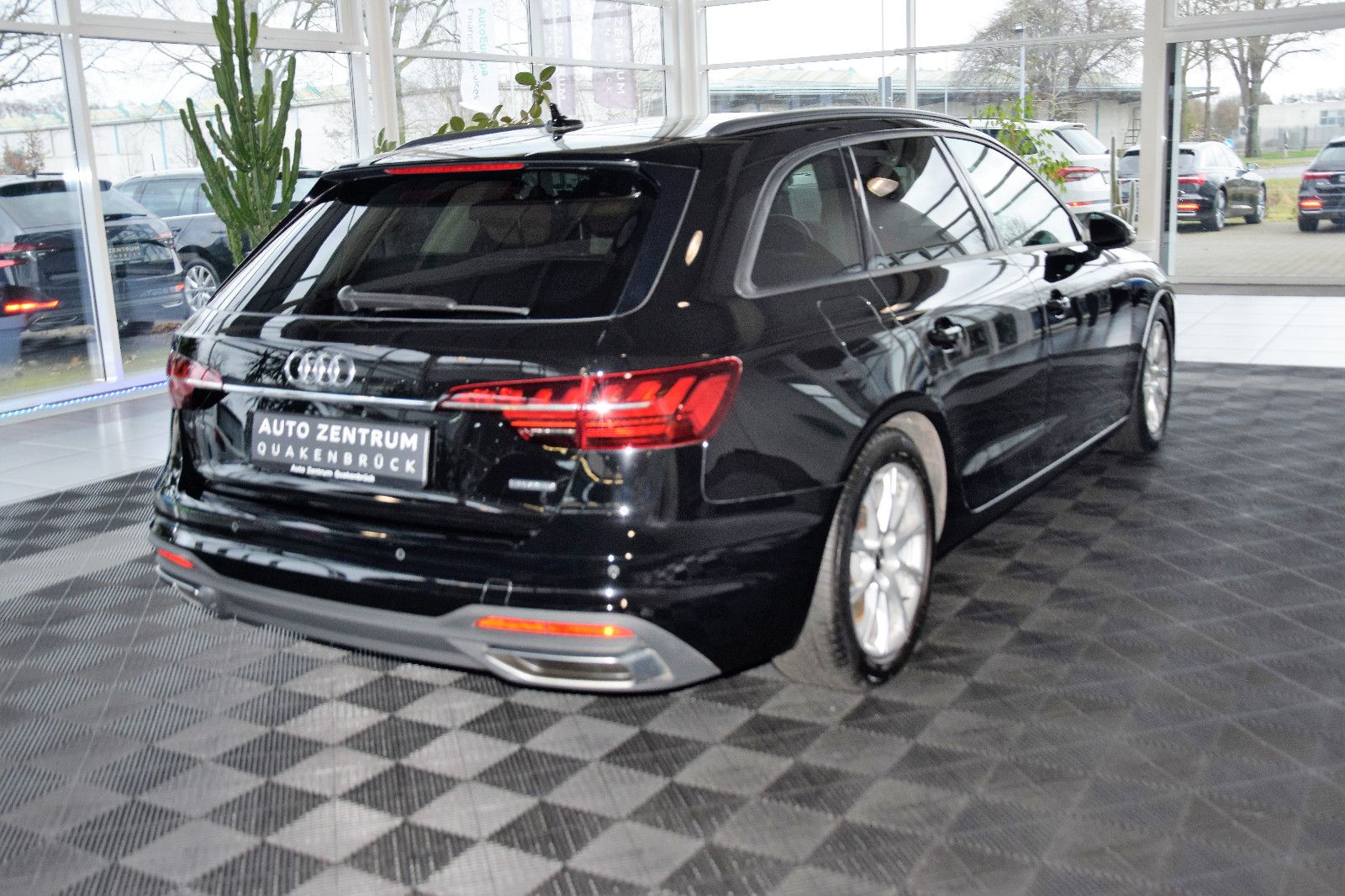 Audi A4 Av 50 TDI qu - Samsaru's Car Outlet
